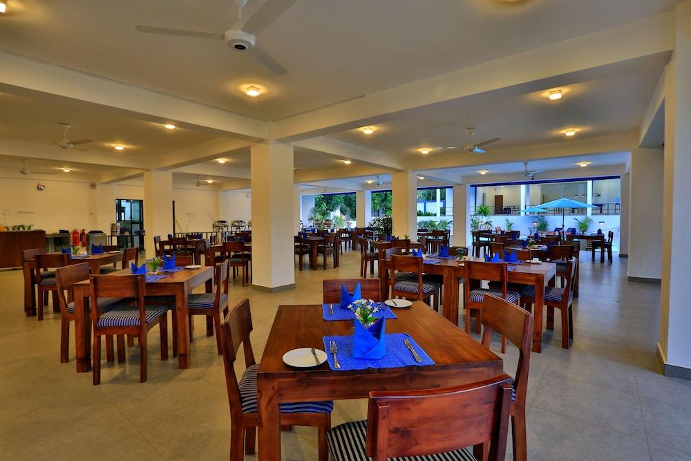 The Blue Wave Hotel Vịnh Arugam Ngoại thất bức ảnh