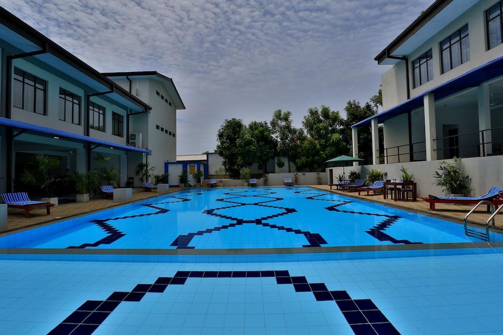 The Blue Wave Hotel Vịnh Arugam Ngoại thất bức ảnh