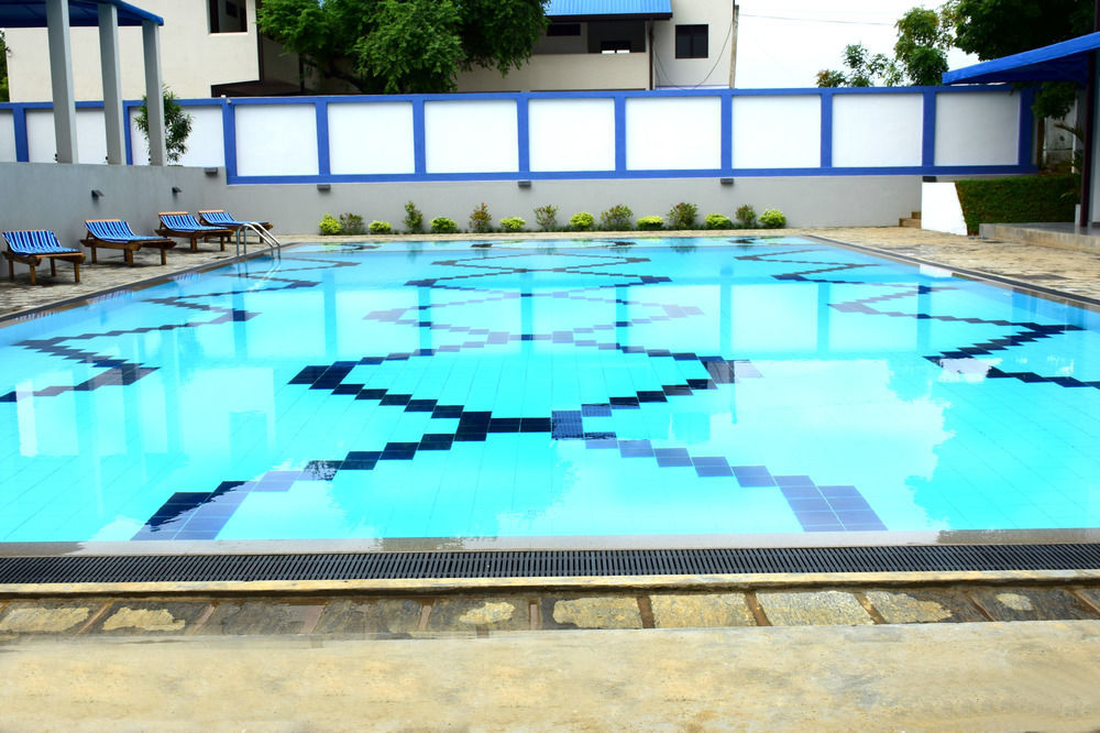 The Blue Wave Hotel Vịnh Arugam Ngoại thất bức ảnh