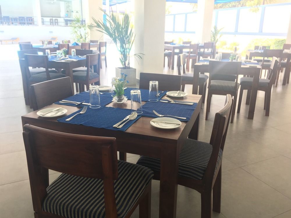 The Blue Wave Hotel Vịnh Arugam Ngoại thất bức ảnh