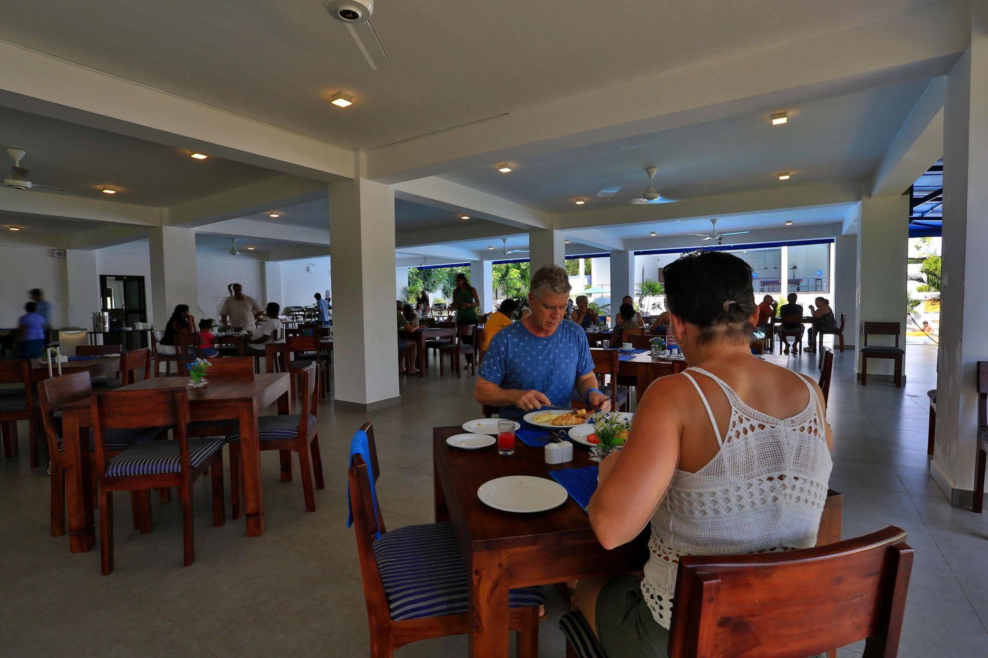 The Blue Wave Hotel Vịnh Arugam Ngoại thất bức ảnh