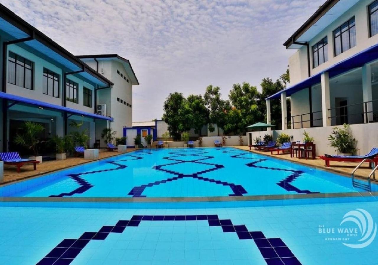 The Blue Wave Hotel Vịnh Arugam Ngoại thất bức ảnh
